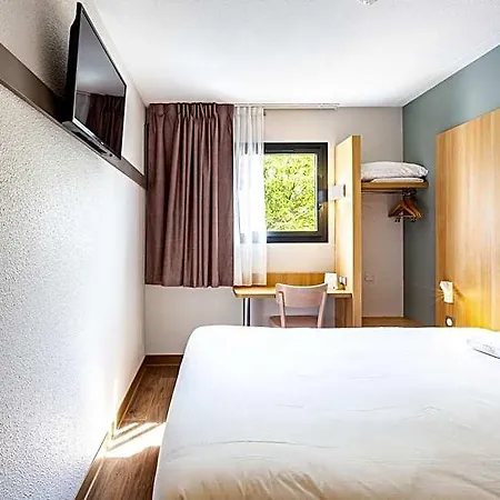 Angers Parc Expos ホテル 2*